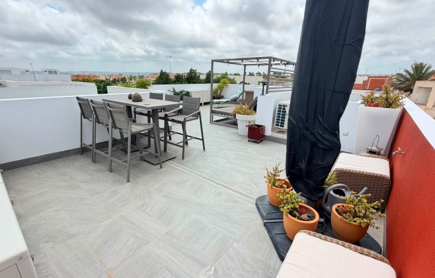 Reventa - Villa - Los Montesinos - La Herrada