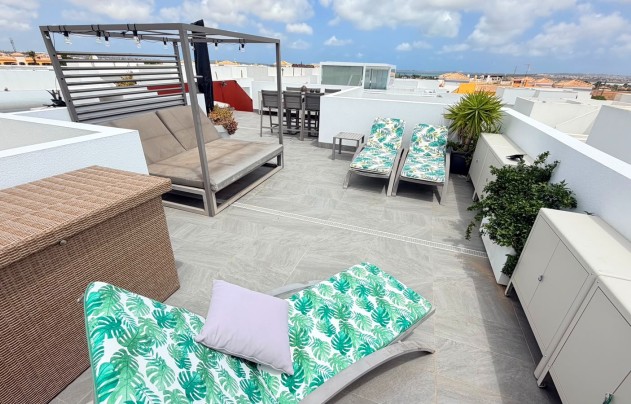 Reventa - Villa - Los Montesinos - La Herrada