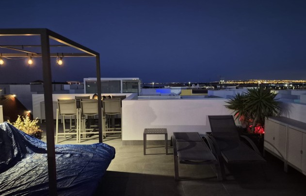 Reventa - Villa - Los Montesinos - La Herrada