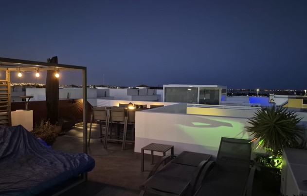 Reventa - Villa - Los Montesinos - La Herrada