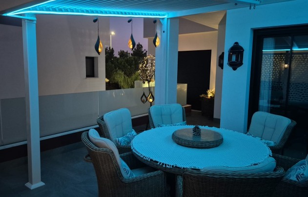 Reventa - Villa - Los Montesinos - La Herrada