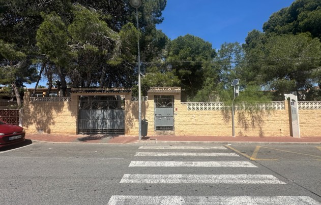 Resale - Villa - Torrevieja - Los Balcones