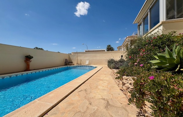 Resale - Villa - Orihuela Costa - Villamartín