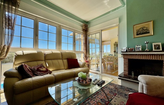 Resale - Villa - Orihuela Costa - Villamartín