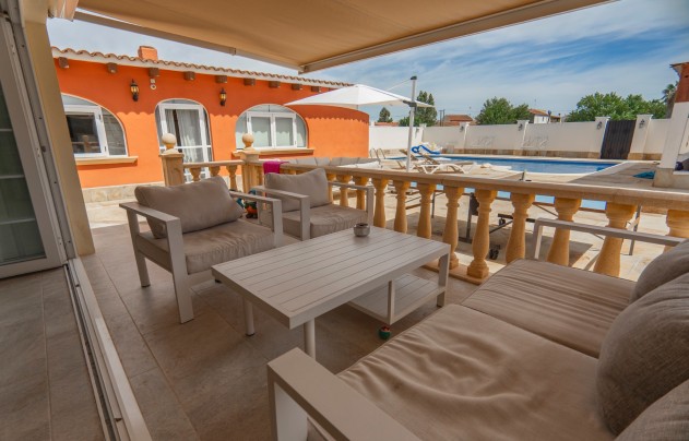 Resale - Villa - Las Heredades - Heredades