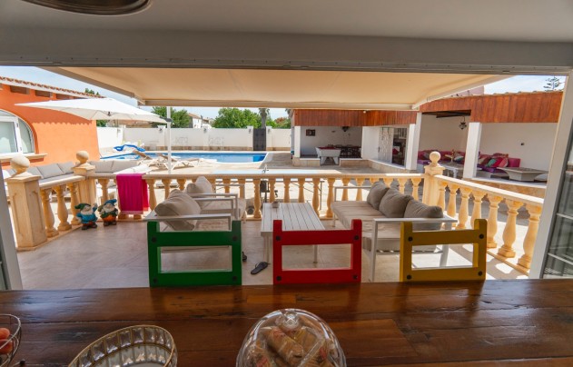 Resale - Villa - Las Heredades - Heredades