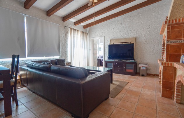Resale - Villa - Las Heredades - Heredades