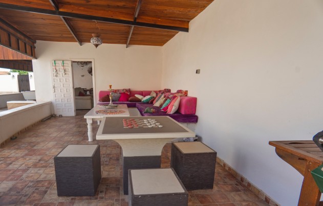 Resale - Villa - Las Heredades - Heredades