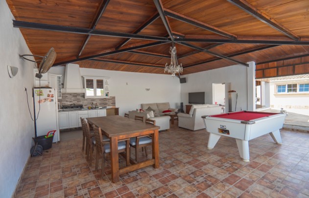 Resale - Villa - Las Heredades - Heredades