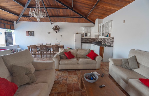 Resale - Villa - Las Heredades - Heredades