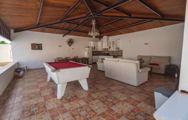 Resale - Villa - Las Heredades - Heredades