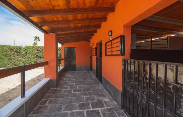 Resale - Villa - Las Heredades - Heredades