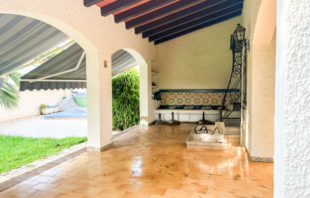Resale - Villa - Orihuela Costa - Punta Prima
