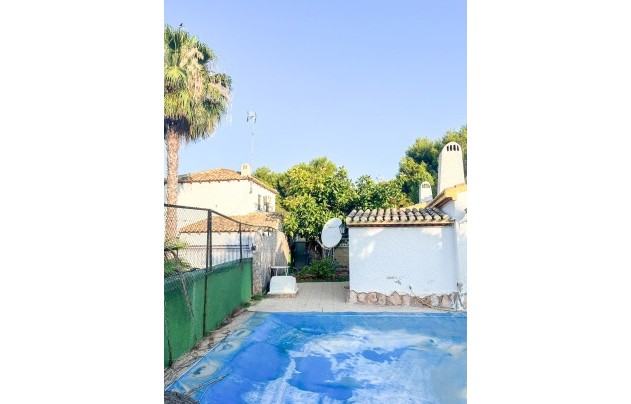 Resale - Villa - Orihuela Costa - Punta Prima