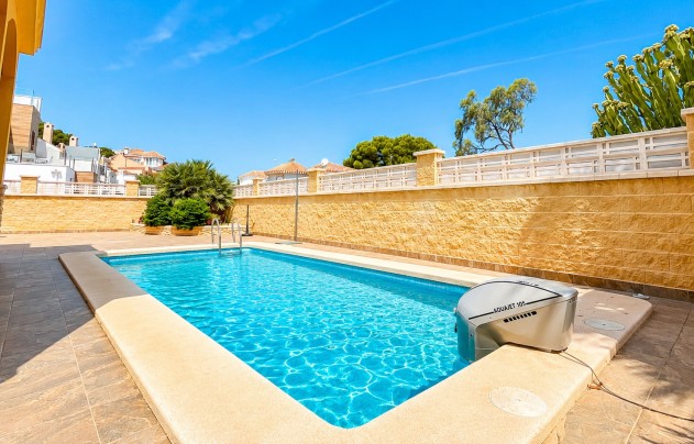 Reventa - Villa - Orihuela Costa - La Zenia