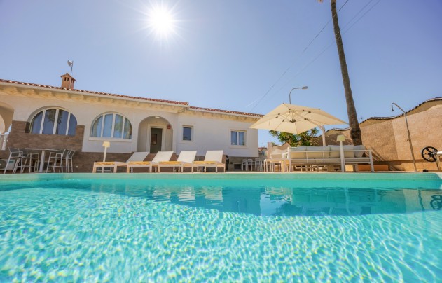 Resale - Villa - Ciudad Quesada