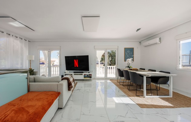 Resale - Villa - Ciudad Quesada