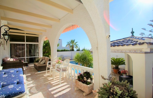 Resale - Villa - Orihuela Costa - Villamartín