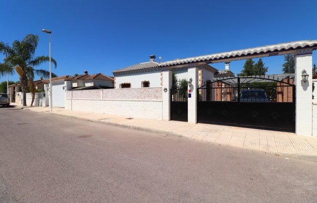Resale - Villa - Formentera del Segura - Fincas de La Vega