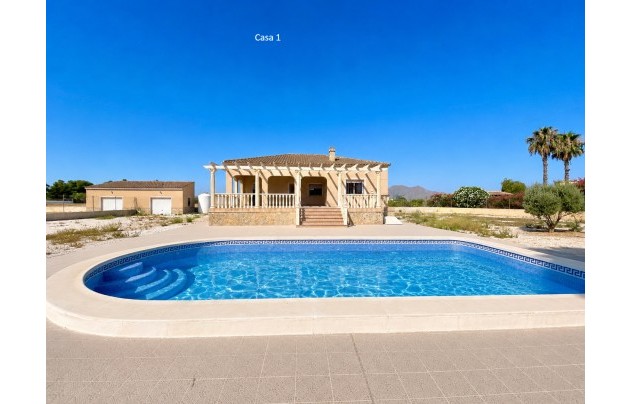 Resale - Villa - Catral