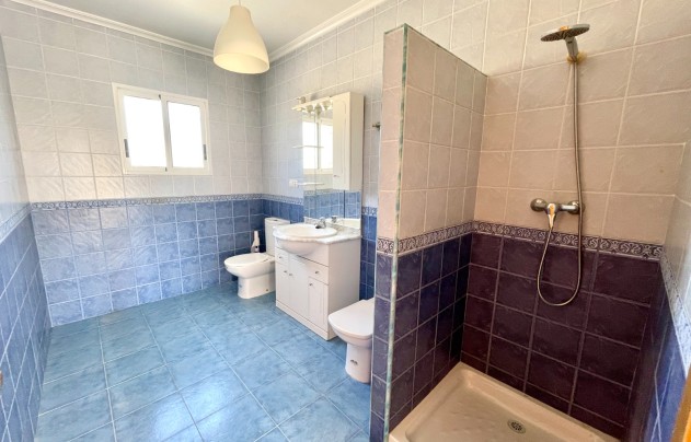 Resale - Villa - Catral