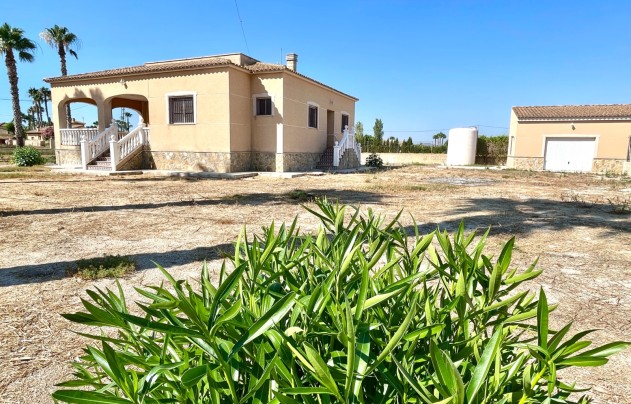 Resale - Villa - Catral