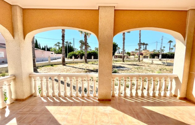 Resale - Villa - Catral