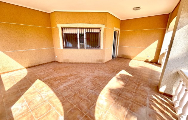 Resale - Villa - Catral