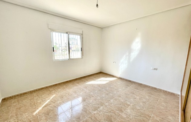 Resale - Villa - Catral