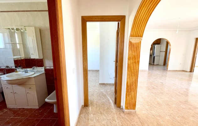 Resale - Villa - Catral