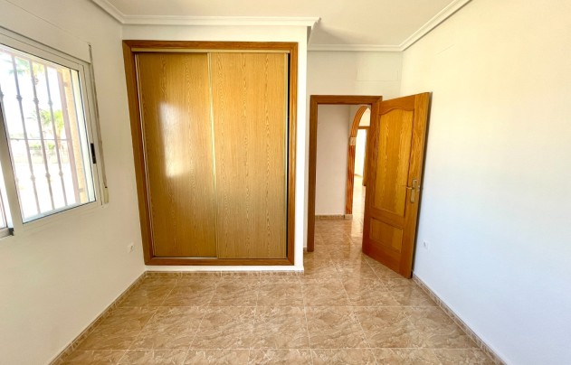 Resale - Villa - Catral