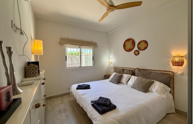 Resale - Villa - Orihuela Costa - Campoamor