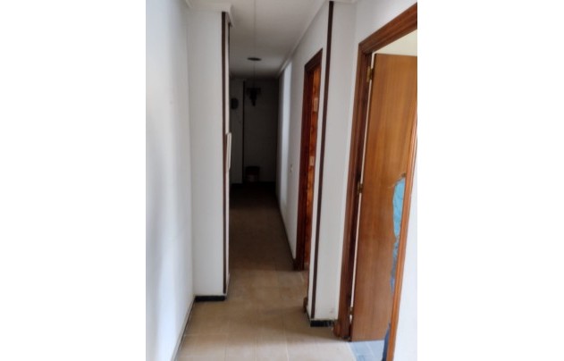 Resale - Commercial - Torrevieja - Costa Blanca