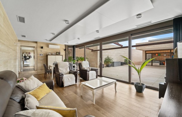 Resale - Villa - Novelda
