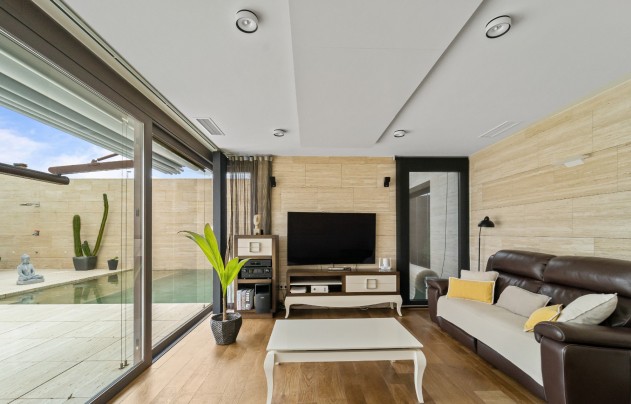 Resale - Villa - Novelda