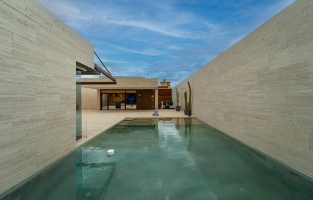 Resale - Villa - Novelda