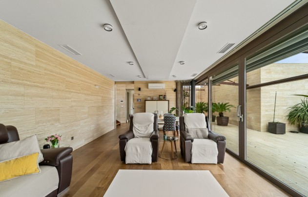 Resale - Villa - Novelda