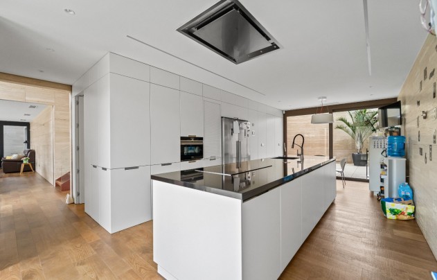 Resale - Villa - Novelda