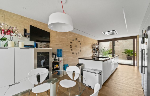 Resale - Villa - Novelda