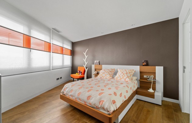 Resale - Villa - Novelda