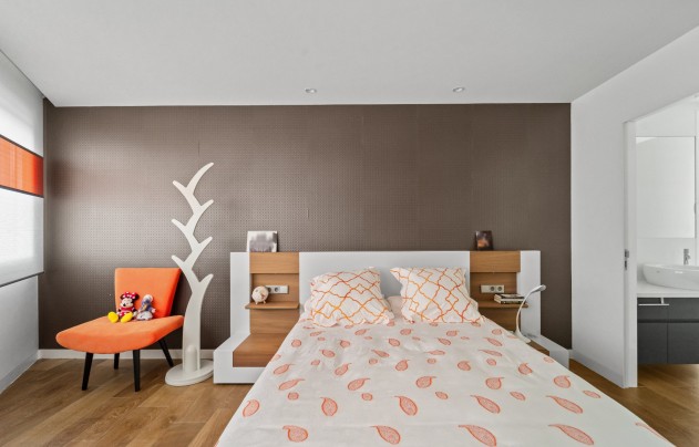 Resale - Villa - Novelda