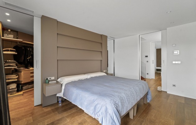 Resale - Villa - Novelda