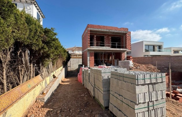 Resale - Villa - Orihuela Costa - La Zenia