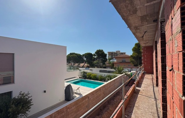 Resale - Villa - Orihuela Costa - La Zenia