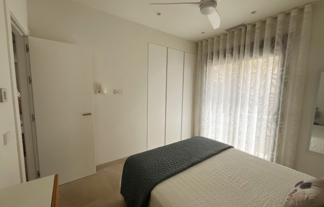 Resale - Villa - Los Montesinos - La Herrada