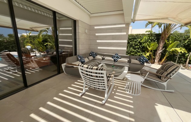 Resale - Villa - Los Montesinos - La Herrada