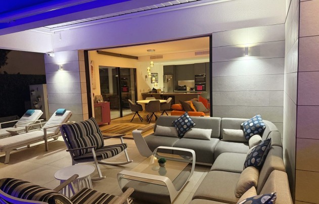 Resale - Villa - Los Montesinos - La Herrada