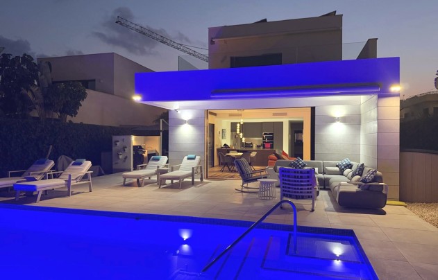 Resale - Villa - Los Montesinos - La Herrada