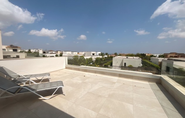 Resale - Villa - Los Montesinos - La Herrada