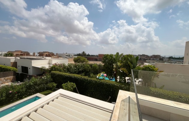 Resale - Villa - Los Montesinos - La Herrada